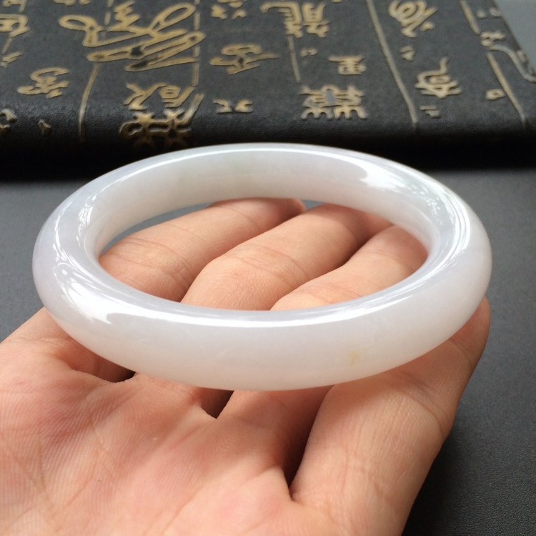 (超值推荐)糯冰种白色圆条手镯(54.8mm)