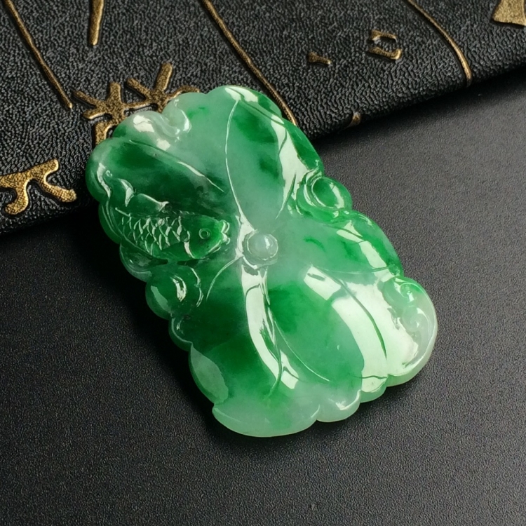 (超值推荐)糯冰种飘翠连年有余挂件