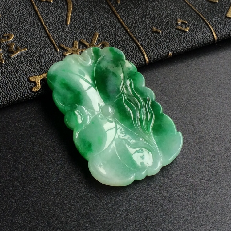 (超值推荐)糯冰种飘翠连年有余挂件