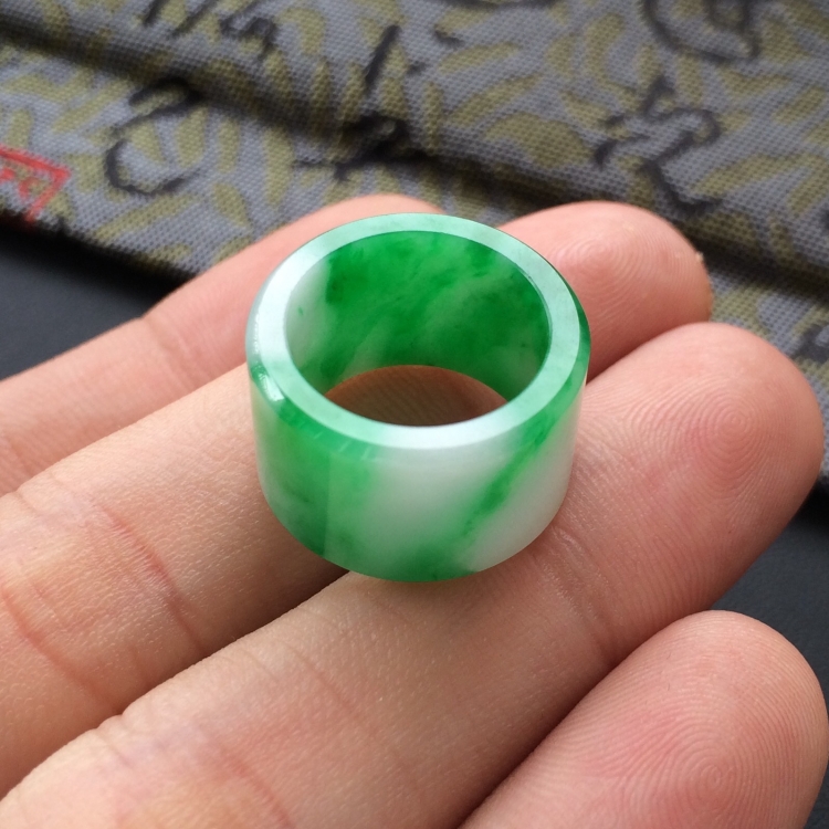 (超值推荐)糯冰种飘翠路路通挂件