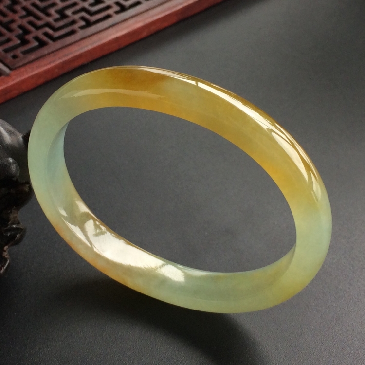 (超值推荐)糯冰种黄翡贵妃镯(52.8mm-45mm)