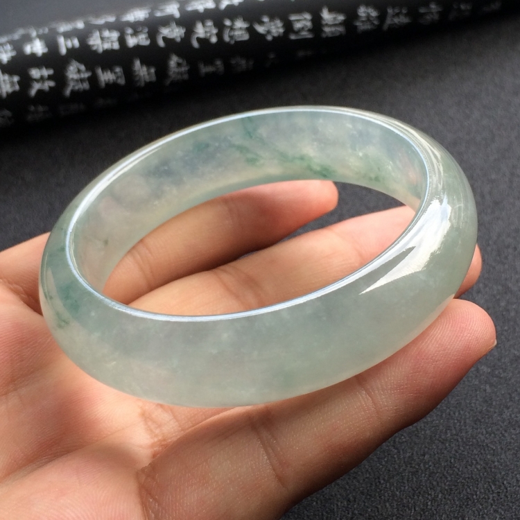 （超值推荐）冰种飘花手镯（55.5mm）