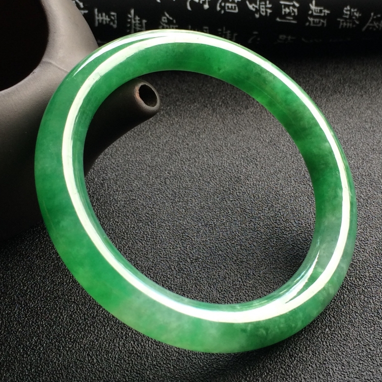 （超值推荐）糯冰种翠色圆条手镯（54.3mm）