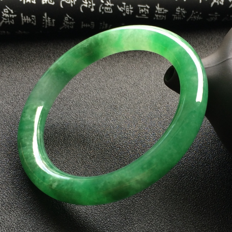 （超值推荐）糯冰种翠色圆条手镯（54.3mm）