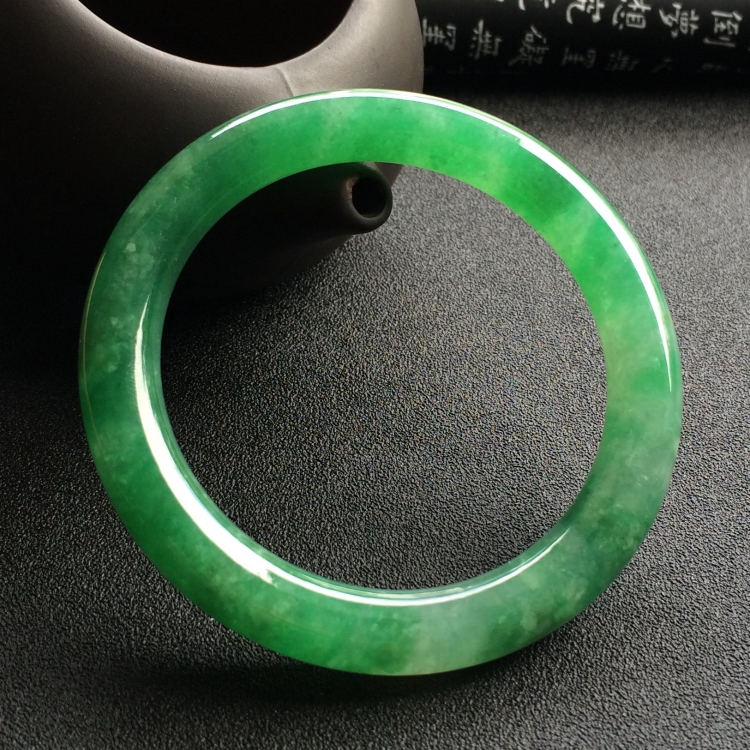 （超值推荐）糯冰种翠色圆条手镯（54.3mm）