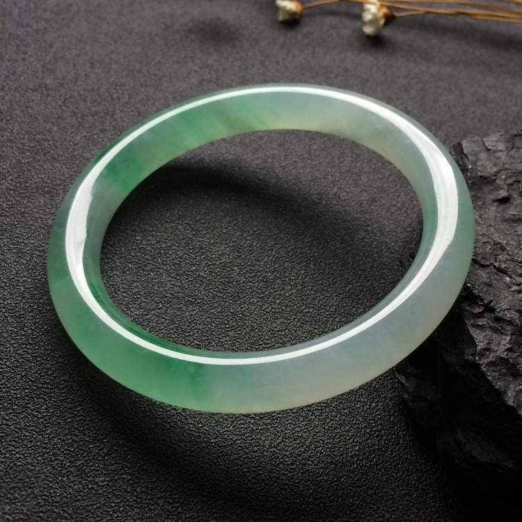 （超值推荐）冰种飘翠圆条手镯（53.3mm）