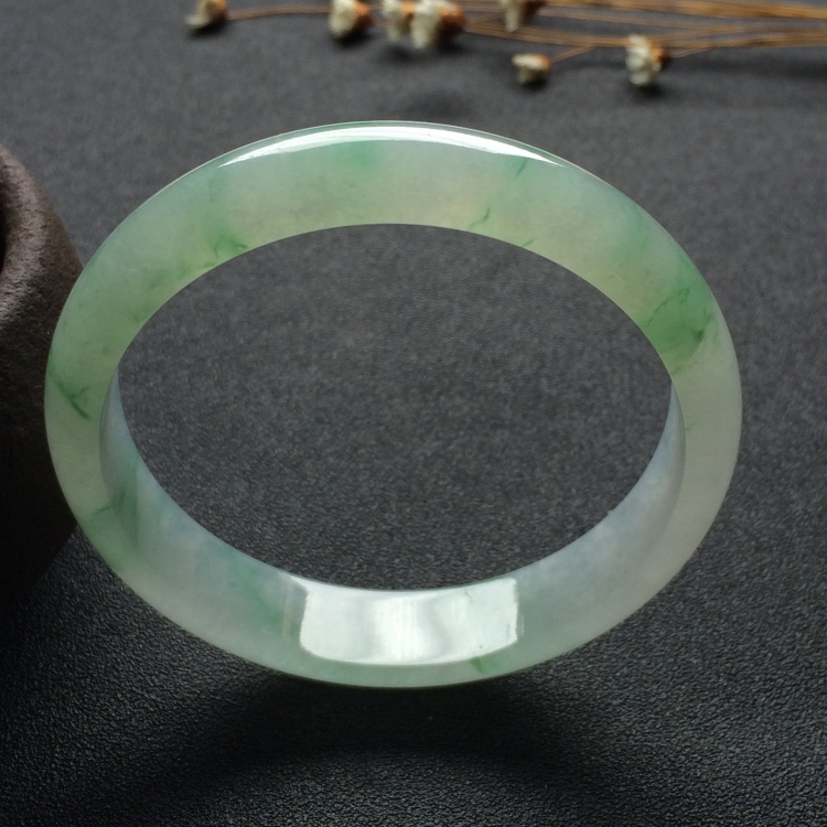 （超值推荐）糯冰种飘花手镯（56.6mm）