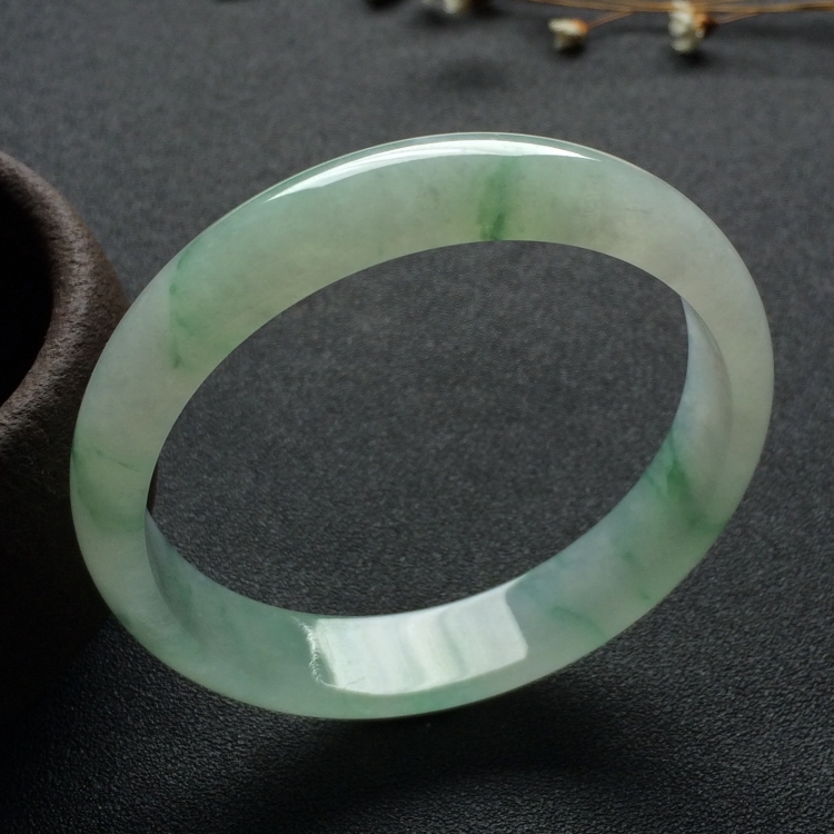 （超值推荐）糯冰种飘花手镯（56.6mm）