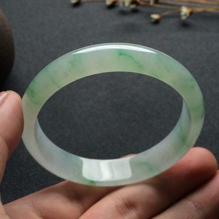 （超值推荐）糯冰种飘花手镯（56.6mm）