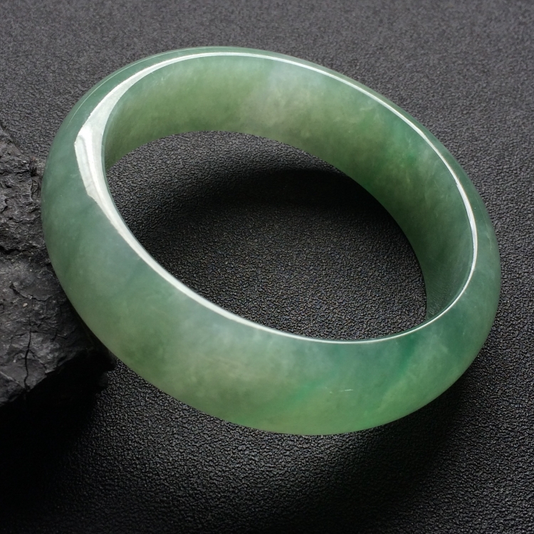 （超值推荐）糯冰种晴水手镯（59.8mm）