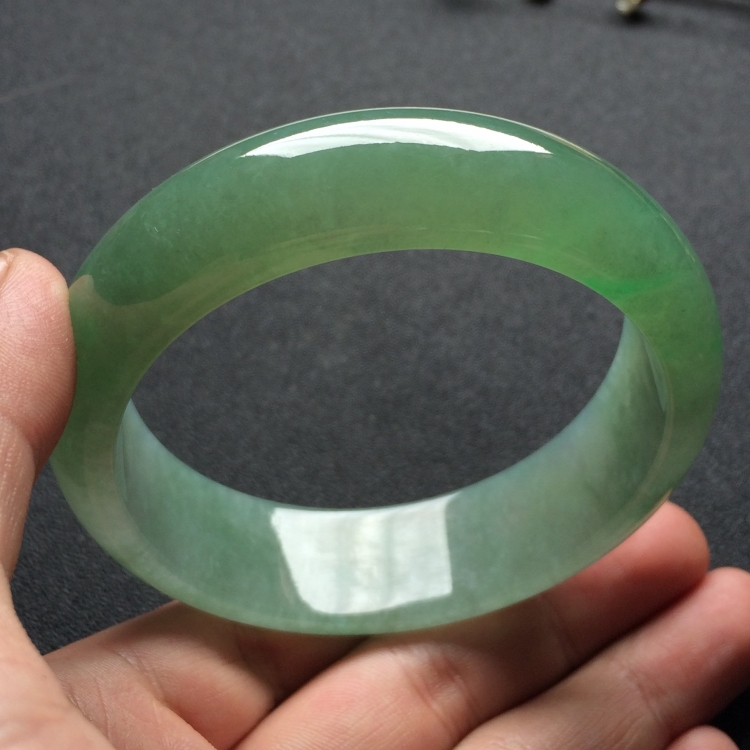 （超值推荐）糯冰种晴水手镯（59.8mm）