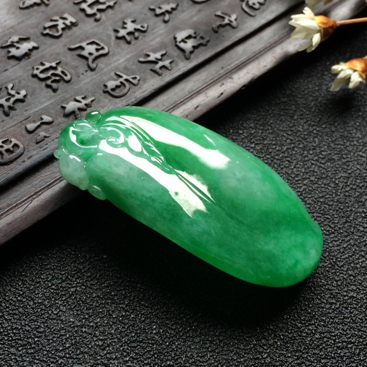 （超值推荐）糯冰种翠色福瓜挂件