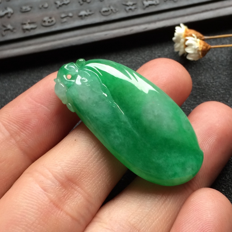 （超值推荐）糯冰种翠色福瓜挂件