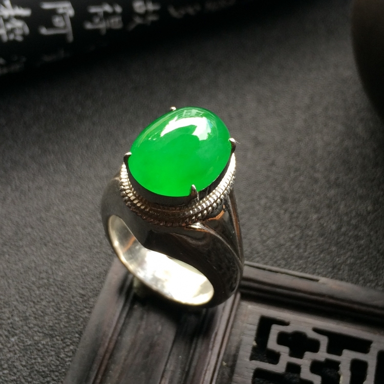 （超值推荐）冰种阳绿戒面