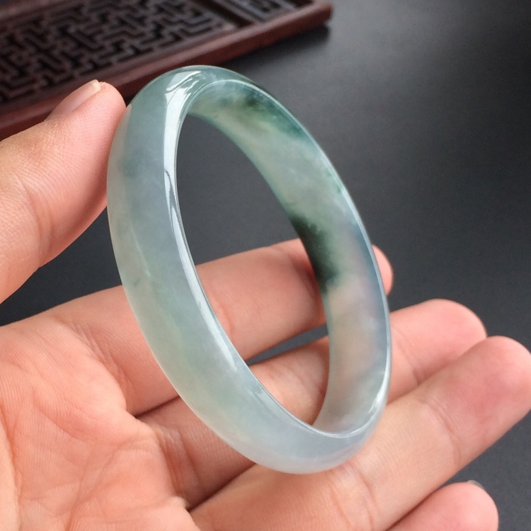 (超值推荐)冰种飘花贵妃镯(55mm-47.6mm)