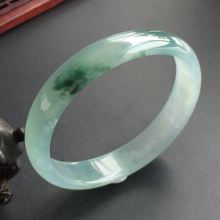 (超值推荐)冰种飘花贵妃镯(55mm-47.6mm)