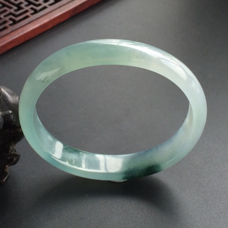 (超值推荐)冰种飘花贵妃镯(55mm-47.6mm)