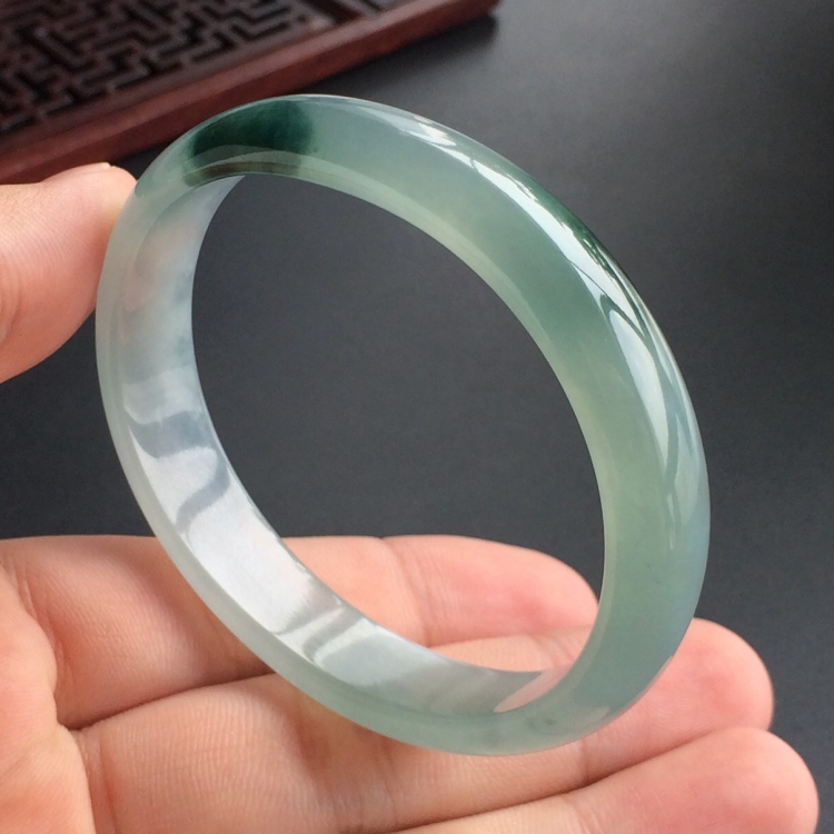 (超值推荐)冰种飘花贵妃镯(55mm-47.6mm)