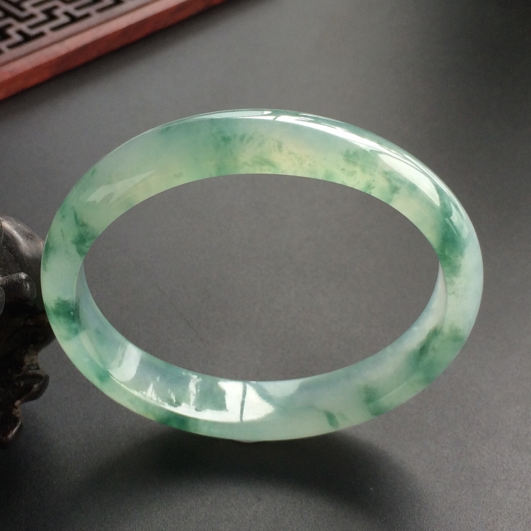 (超值推荐)冰种飘花贵妃镯(53.4mm-45.8mm)