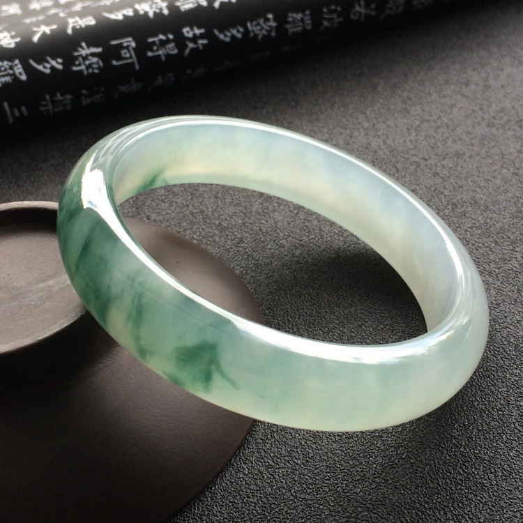 （超值推荐）糯冰种飘花手镯（57.8mm）