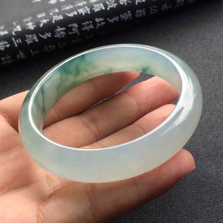 （超值推荐）糯冰种飘花手镯（57.8mm）