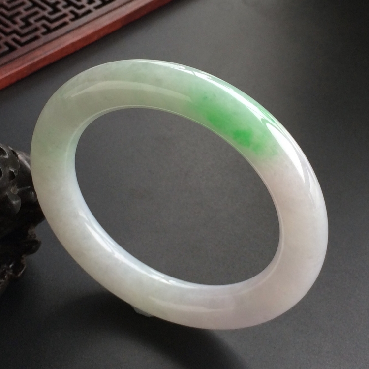 (超值推荐)糯冰种飘翠圆条手镯(56.3mm)