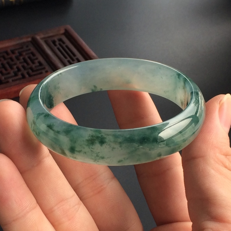(超值推荐)冰种飘花贵妃镯(53.5mm-47.2mm)