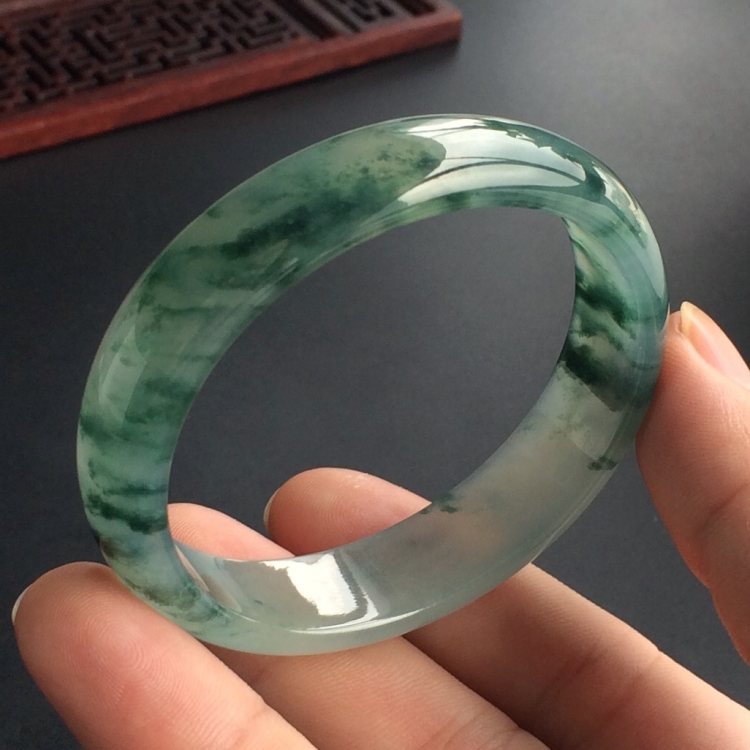 (超值推荐)冰种飘花贵妃镯(53.5mm-47.2mm)