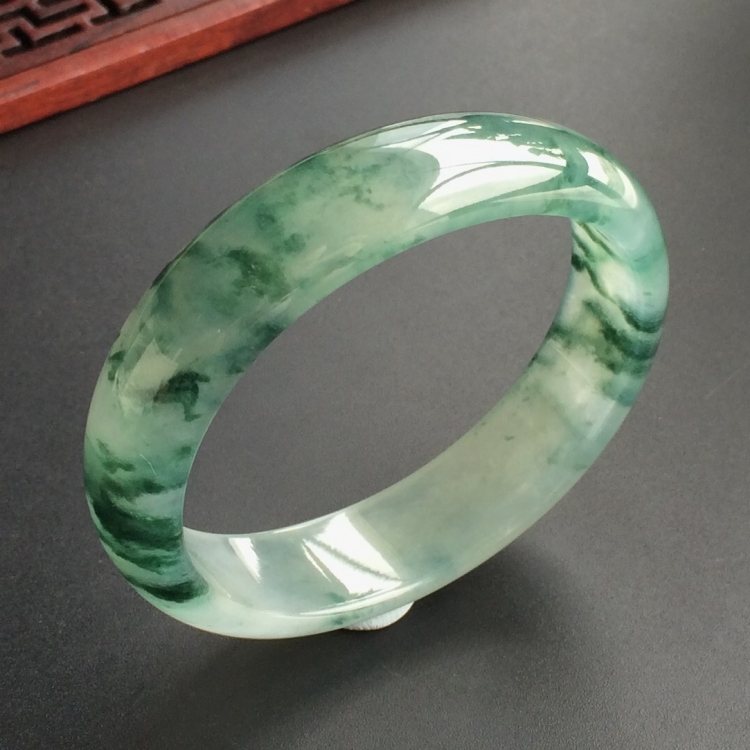 (超值推荐)冰种飘花贵妃镯(53.5mm-47.2mm)