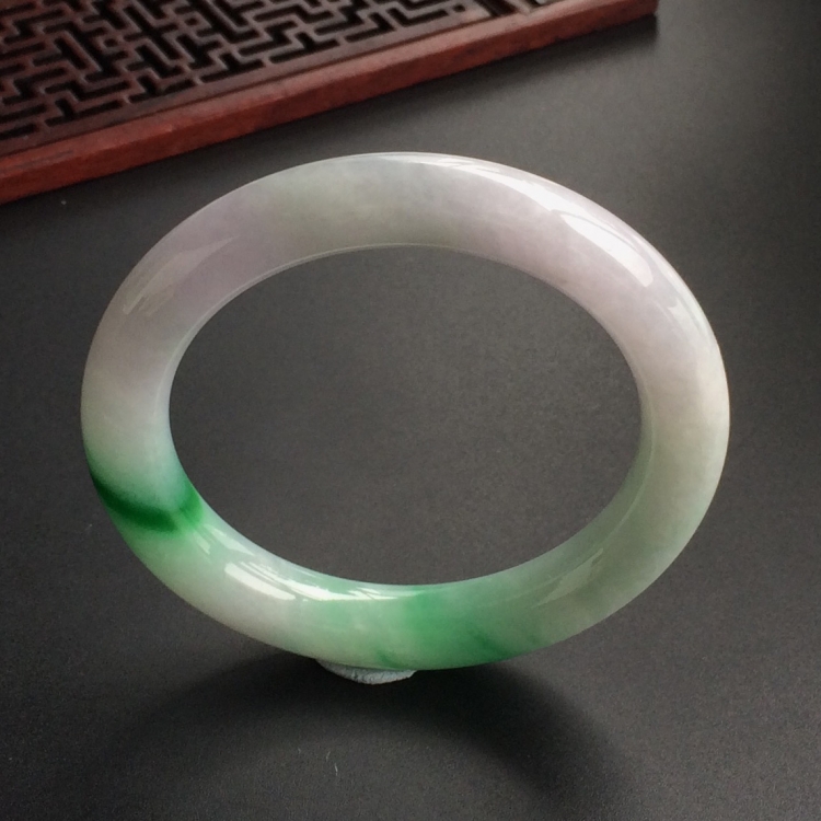 (超值推荐)糯冰种飘翠圆条手镯(52.8mm)