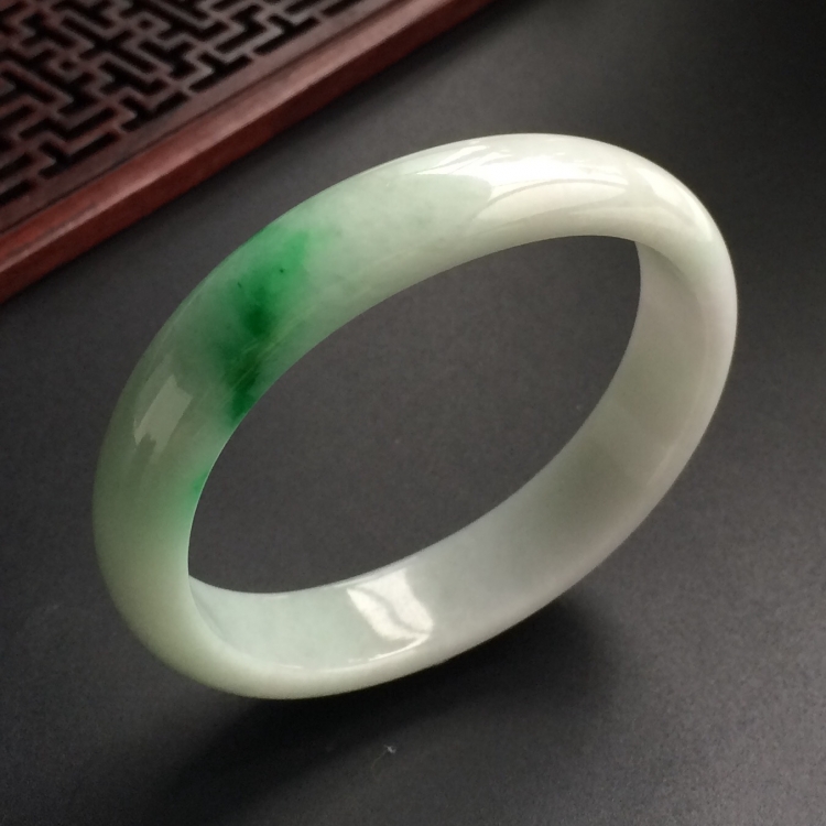 (超值推荐)糯冰种飘翠贵妃镯(56mm-48.8mm)