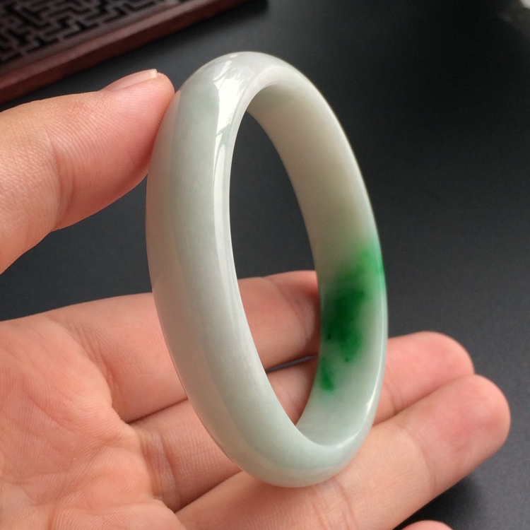 (超值推荐)糯冰种飘翠贵妃镯(56mm-48.8mm)