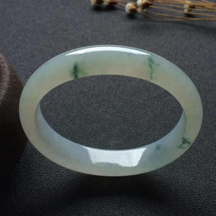 （超值推荐）糯冰种飘花贵妃镯（55.6mm-50.6mm）
