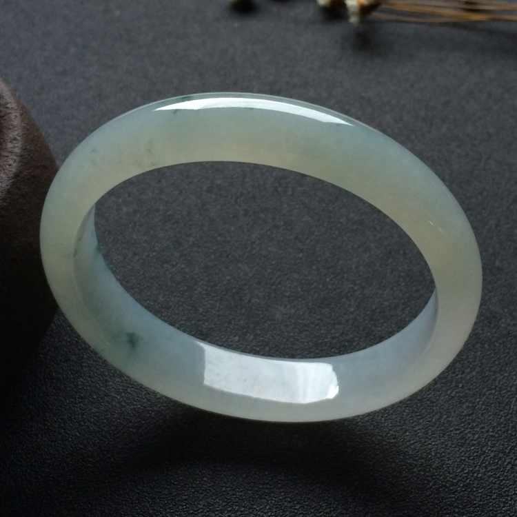 （超值推荐）糯冰种飘花贵妃镯（55.6mm-50.6mm）