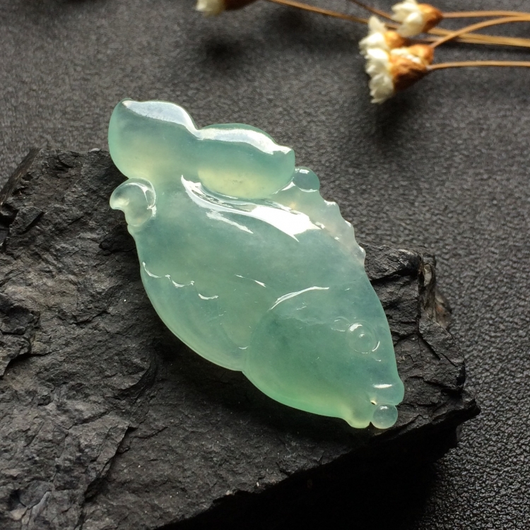 （超值推荐）冰种晴水年年有余挂件