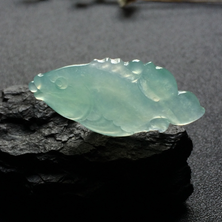（超值推荐）冰种晴水年年有余挂件