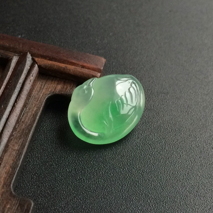 (超值推荐)冰种飘翠天鹅戒面