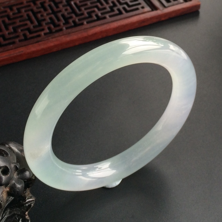 (超值推荐)冰种晴水圆条手镯(55.6mm)