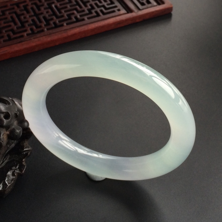 (超值推荐)冰种晴水圆条手镯(55.6mm)