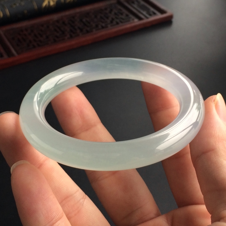 (超值推荐)冰种晴水圆条手镯(55.6mm)