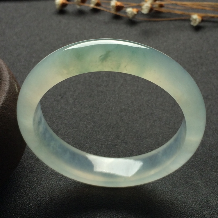 （超值推荐）冰种飘花手镯（55.7mm）