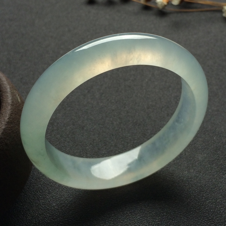 （超值推荐）冰种飘花手镯（55.7mm）