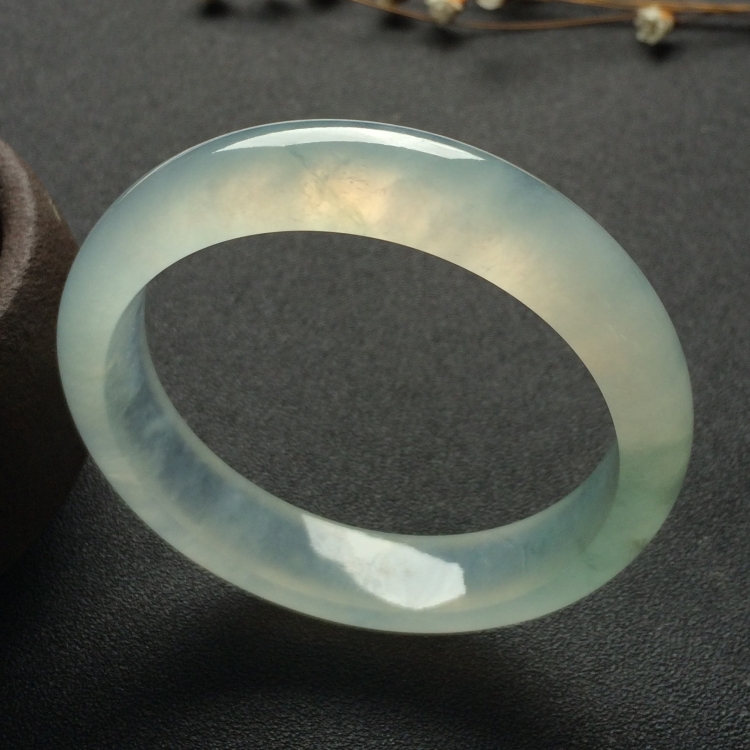（超值推荐）冰种飘花手镯（55.7mm）