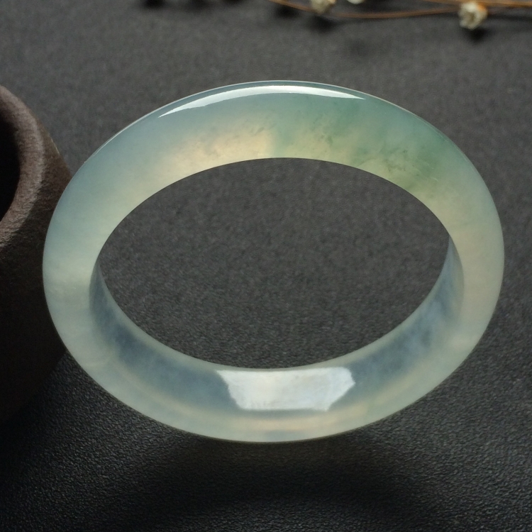 （超值推荐）冰种飘花手镯（55.7mm）