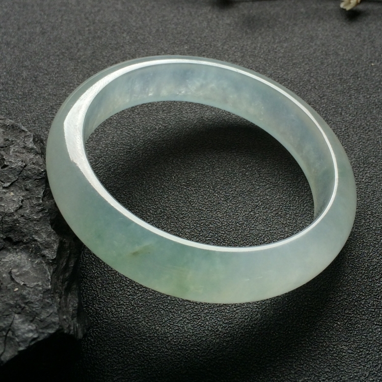 （超值推荐）冰种飘花手镯（55.7mm）