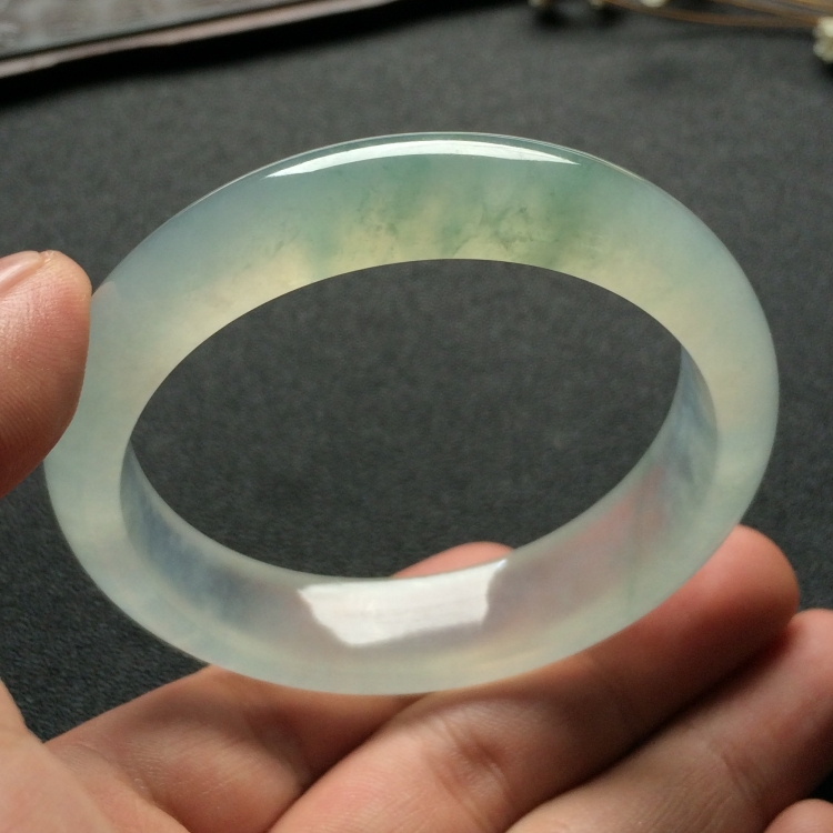 （超值推荐）冰种飘花手镯（55.7mm）