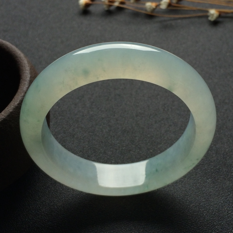 （超值推荐）糯冰种飘花手镯（56.3mm）