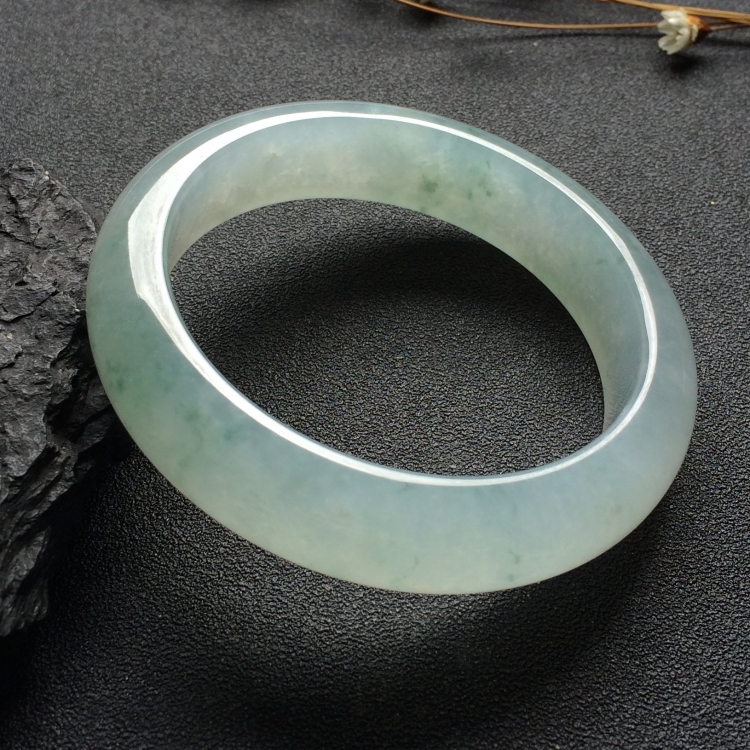 （超值推荐）糯冰种飘花手镯（56.3mm）