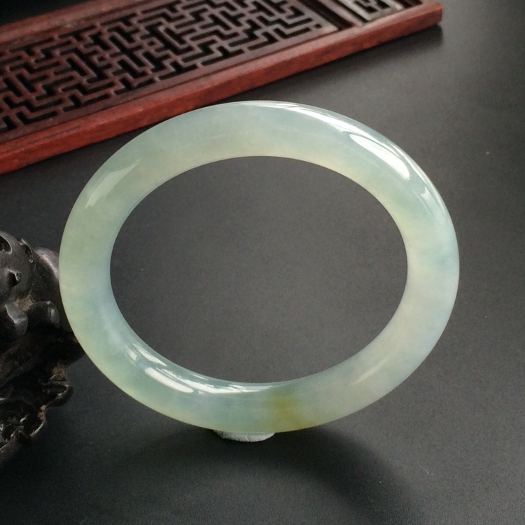 (超值推荐)冰种晴水略带黄翡圆条手镯(52.8mm)