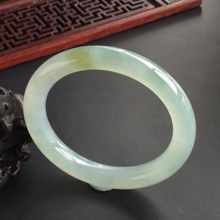 (超值推荐)冰种晴水略带黄翡圆条手镯(52.8mm)